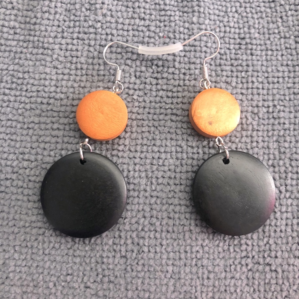 🔴6 for $20🔴Brand New earrings!